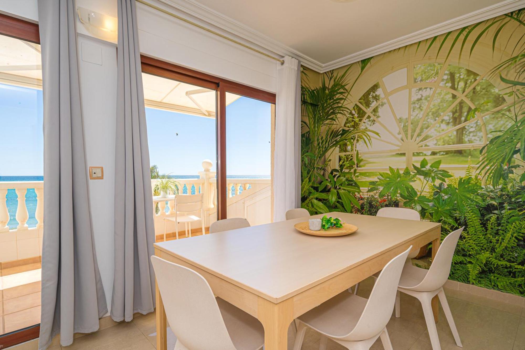 Front Line Apartment Jakarta 2 El Campello Zewnętrze zdjęcie
