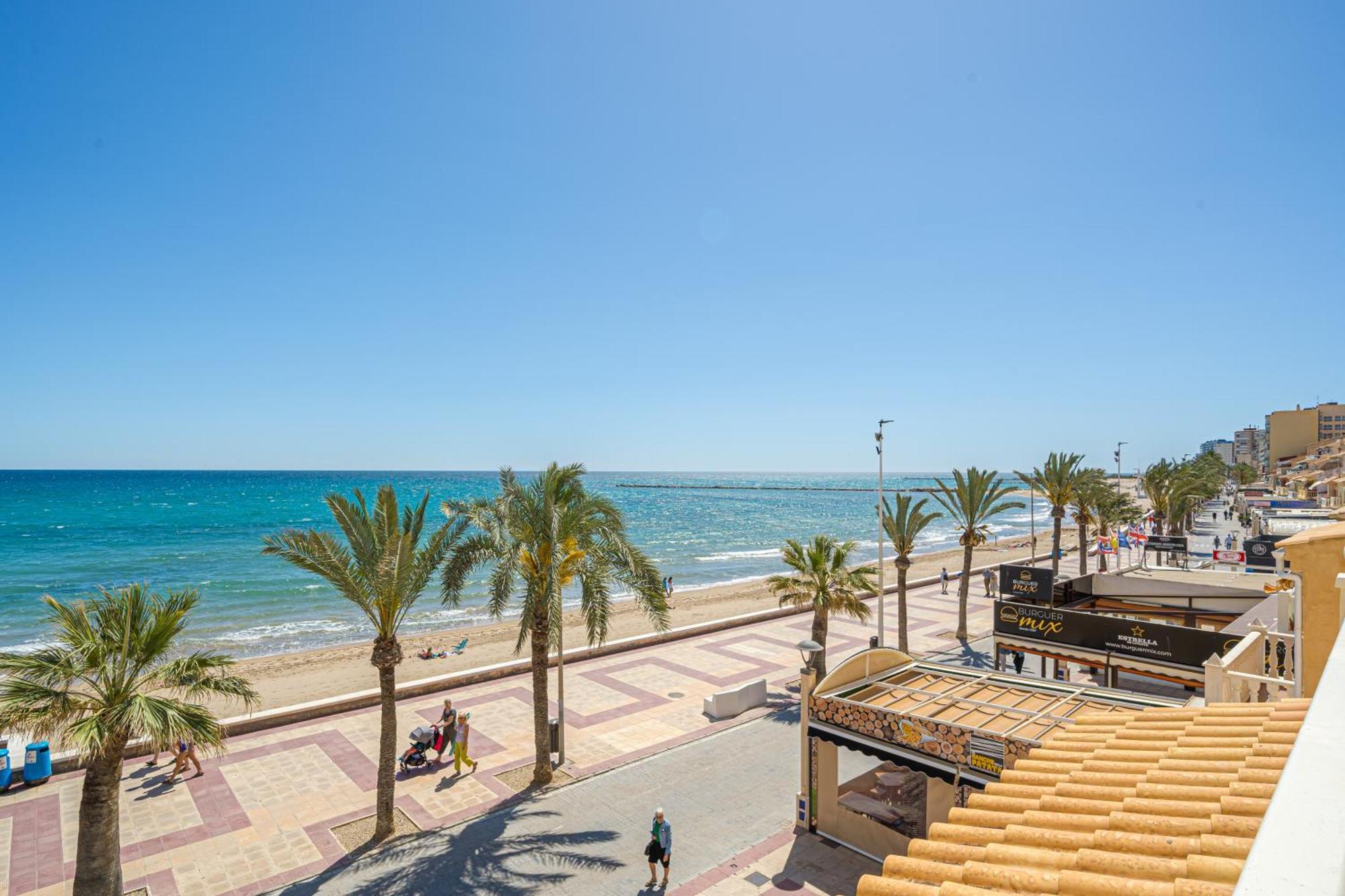 Front Line Apartment Jakarta 2 El Campello Zewnętrze zdjęcie