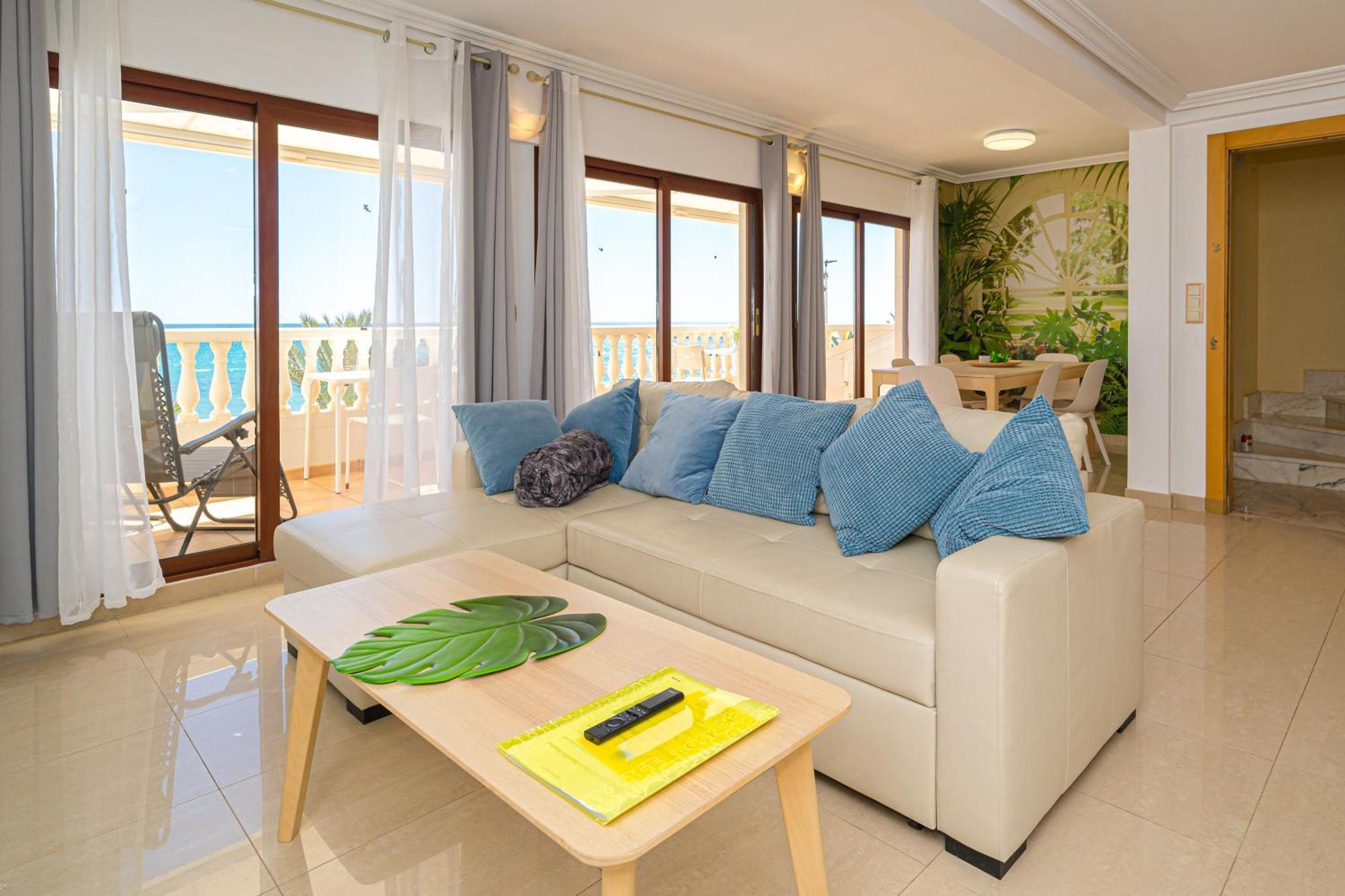 Front Line Apartment Jakarta 2 El Campello Zewnętrze zdjęcie