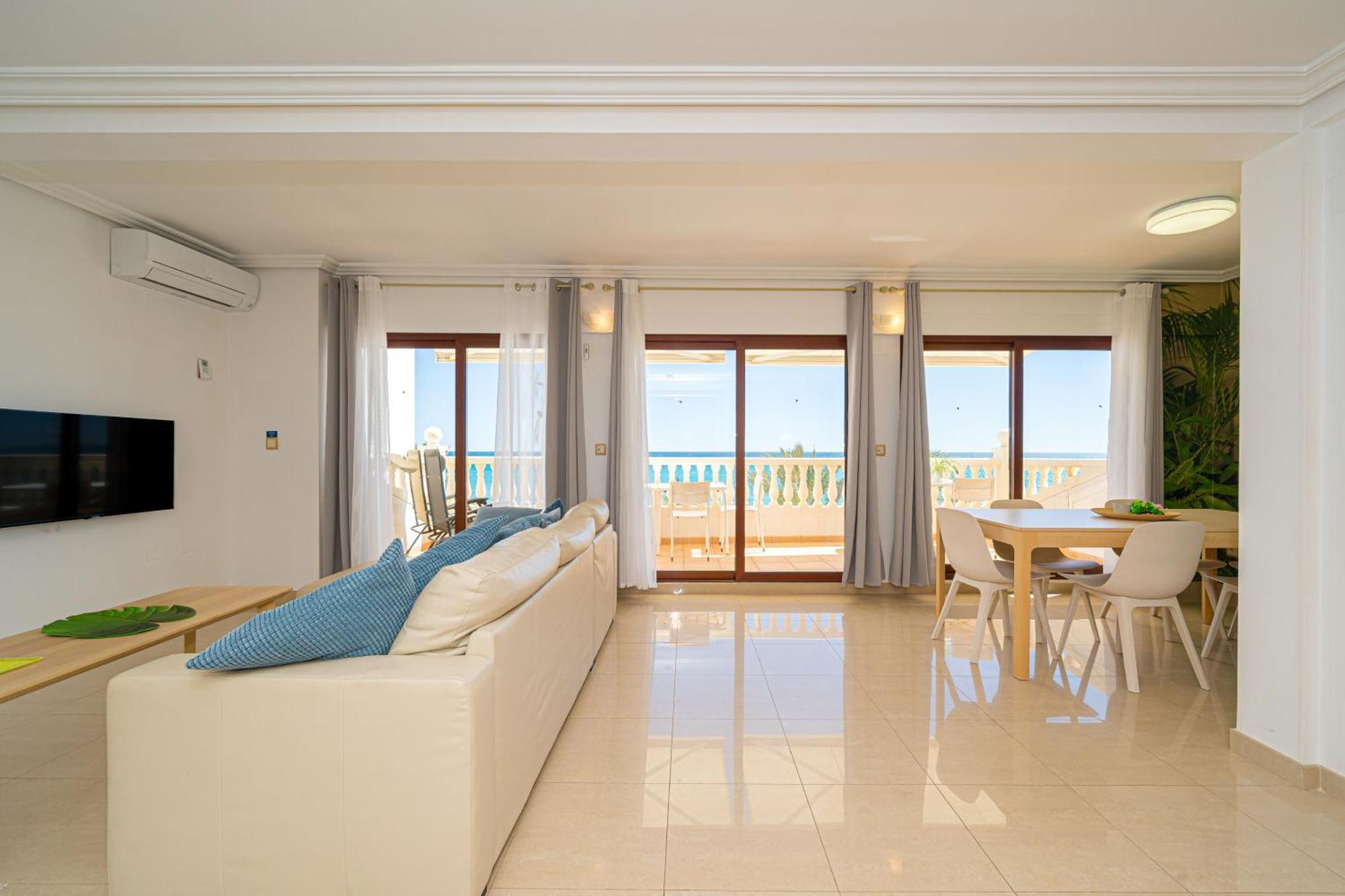 Front Line Apartment Jakarta 2 El Campello Zewnętrze zdjęcie