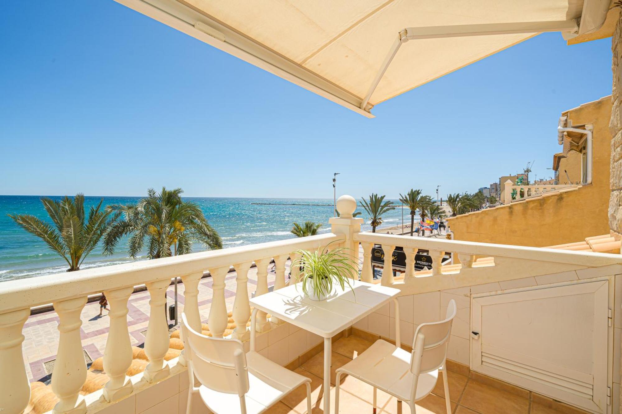 Front Line Apartment Jakarta 2 El Campello Zewnętrze zdjęcie